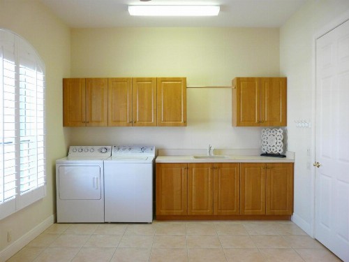 961 Hyacinth Court - image 7