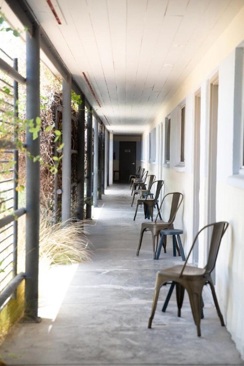 Thunderbird Hotel Marfa - image 16