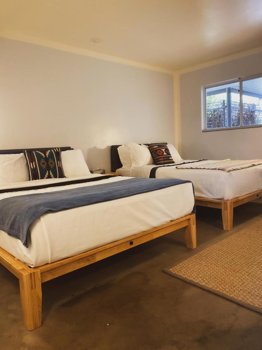 Thunderbird Hotel Marfa - image 2