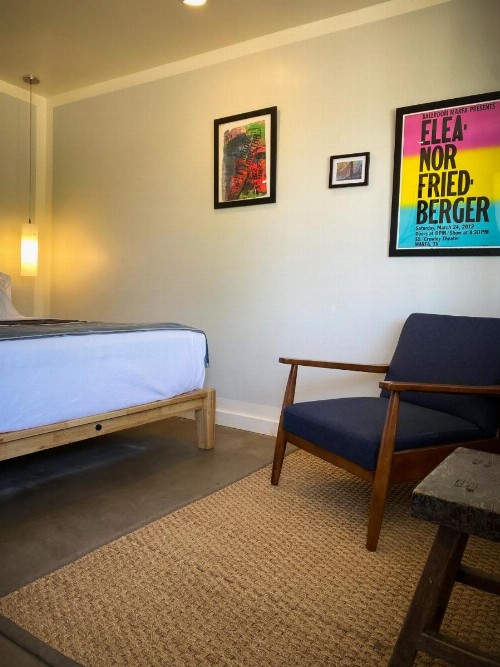 Thunderbird Hotel Marfa - image 33