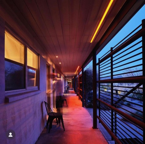 Thunderbird Hotel Marfa - image 4
