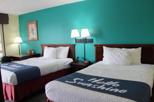 Days Inn by Wyndham Marianna - image 21