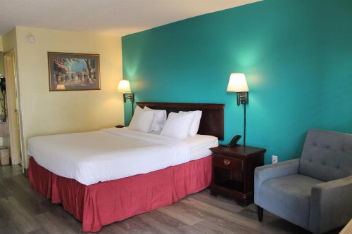 Days Inn by Wyndham Marianna - image 44