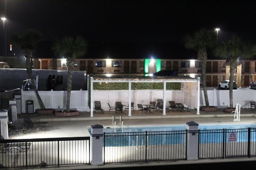 Days Inn by Wyndham Marianna - image 50