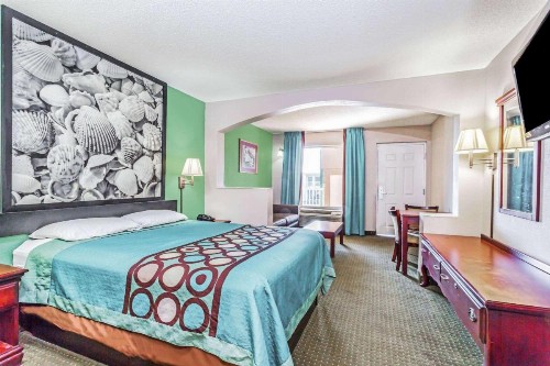 Super 8 by Wyndham Marianna - image 9