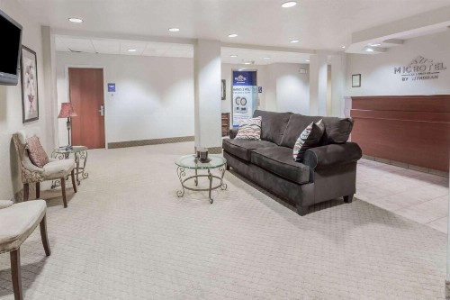 Microtel Inn & Suites Marianna - image 6