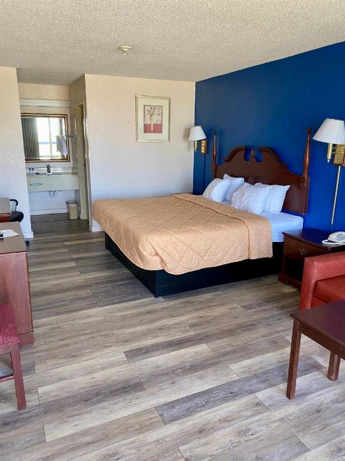 America's Best Value Inn - image 26