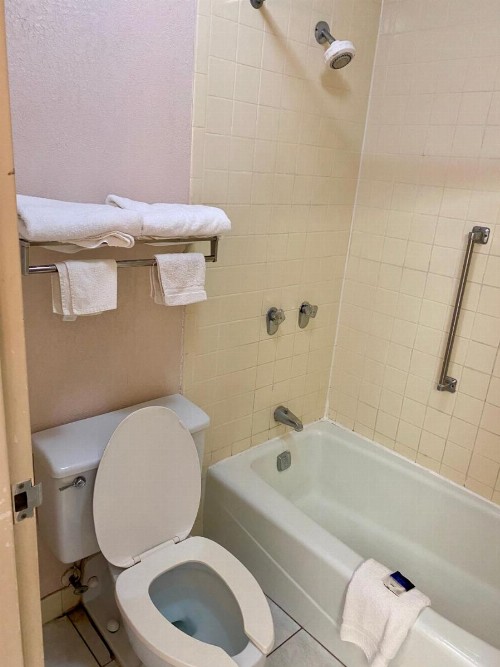 America's Best Value Inn - image 28