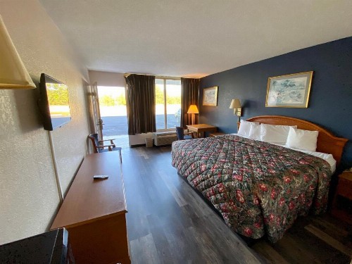 America's Best Value Inn - image 32