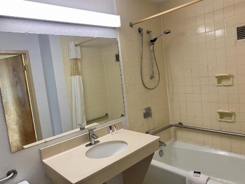 America's Best Value Inn - image 35