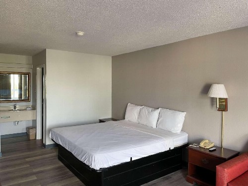 America's Best Value Inn - image 36