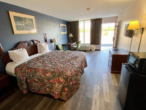 America's Best Value Inn - image 39