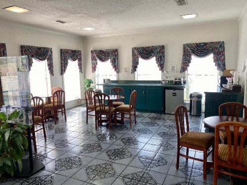 America's Best Value Inn - image 40