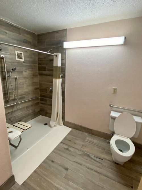America's Best Value Inn - image 41