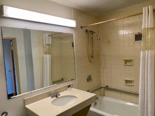 America's Best Value Inn - image 42
