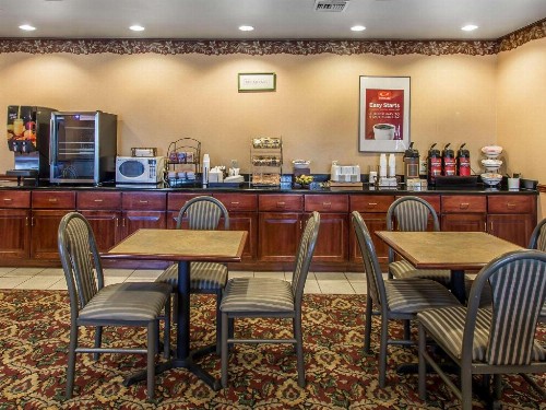Econo Lodge Inn & Suites - Marianna - image 10