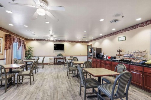 Econo Lodge Inn & Suites - Marianna - image 11