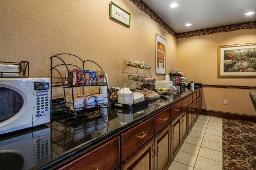 Econo Lodge Inn & Suites - Marianna - image 14