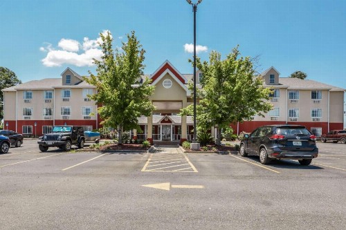 Econo Lodge Inn & Suites - Marianna - image 20
