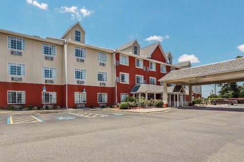 Econo Lodge Inn & Suites - Marianna - image 22