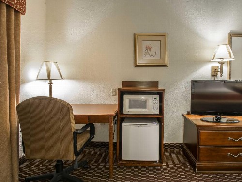 Econo Lodge Inn & Suites - Marianna - image 47