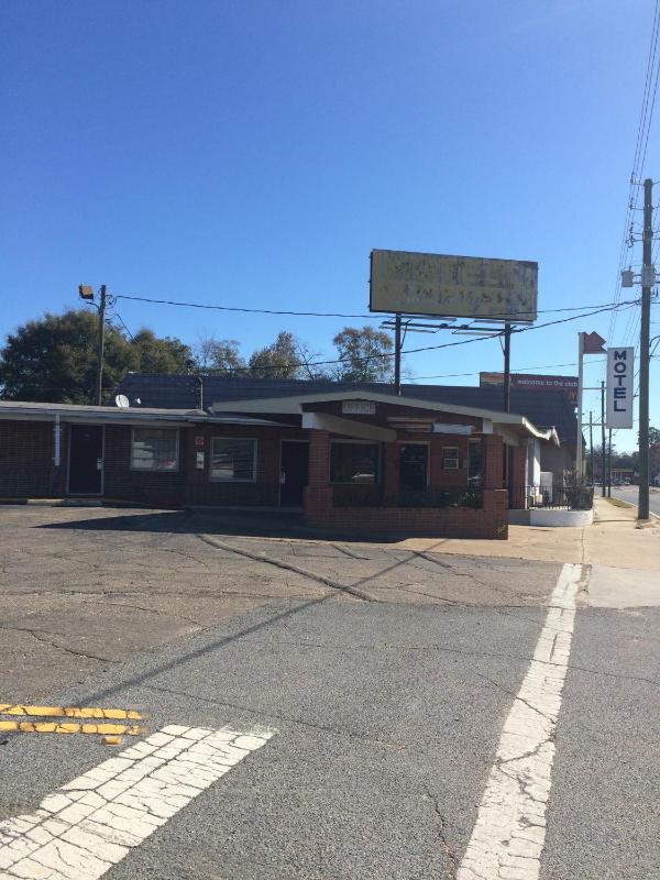 Best Value Inn Motel Sandusky - image 6