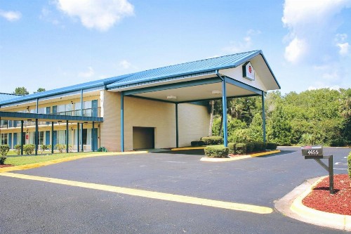 Residence Hub Inn and Suites - image 6