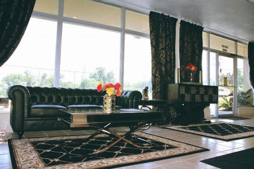 Residence Hub Inn and Suites - image 7