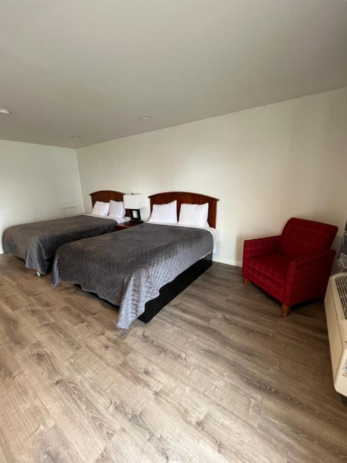 Blue Note Motor Inn - image 11