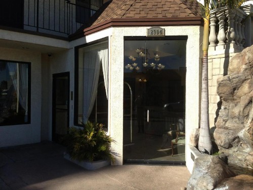 Jolly Roger Hotel - image 12