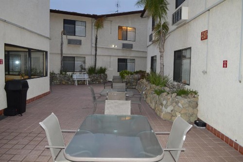 Jolly Roger Hotel - image 18