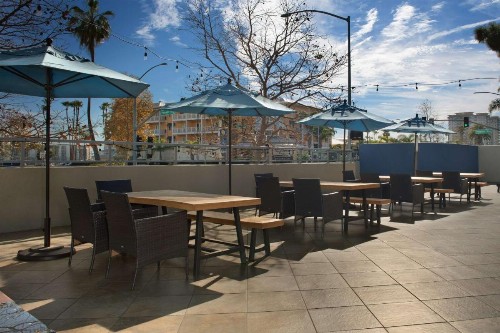 Hilton Garden Inn Los Angeles Marina Del Rey - image 22