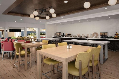 Hilton Garden Inn Los Angeles Marina Del Rey - image 7