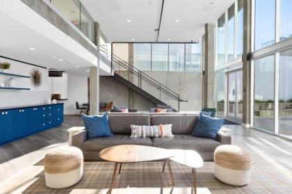 One Lux Stay at G8