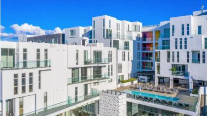 SuitesRUs Apart Hotel at Marina Arts District