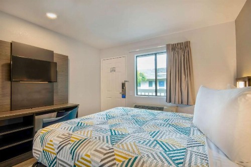 Motel 6-Marina CA - Monterey - image 25