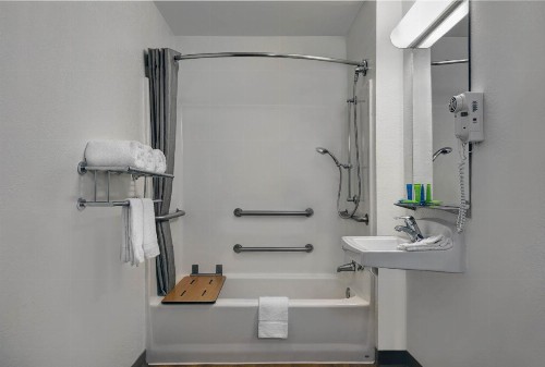 Motel 6-Marina CA - Monterey - image 33