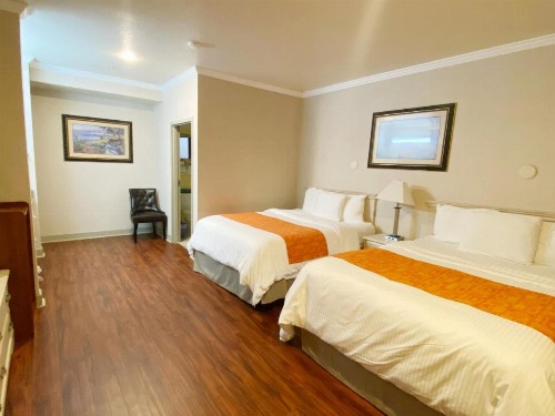 Howard Johnson by Wyndham Marina at Monterey Bay - image 5
