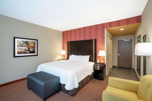 Hampton Inn Marion - image 17