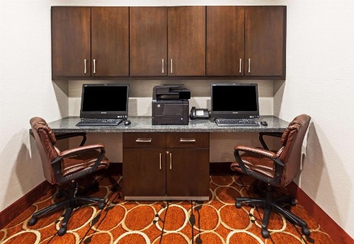 Hampton Inn Marion - image 20
