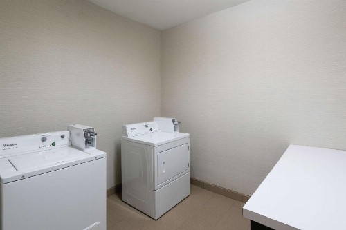 Hampton Inn Marion - image 22