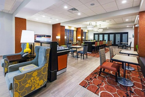 Hampton Inn Marion - image 25