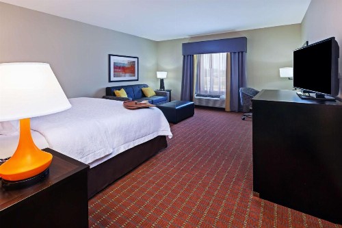 Hampton Inn Marion - image 27