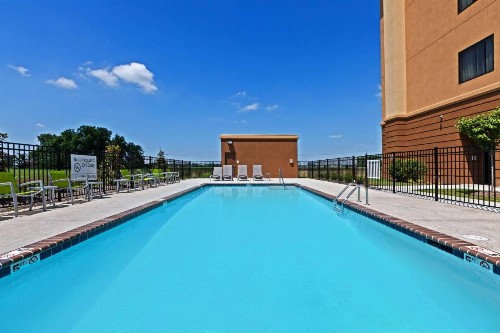 Hampton Inn Marion - image 28