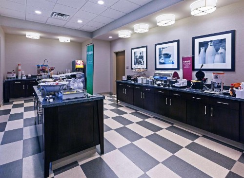 Hampton Inn Marion - image 29