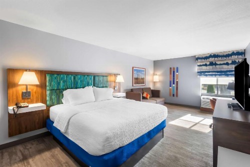 Hampton Inn Marion - image 10