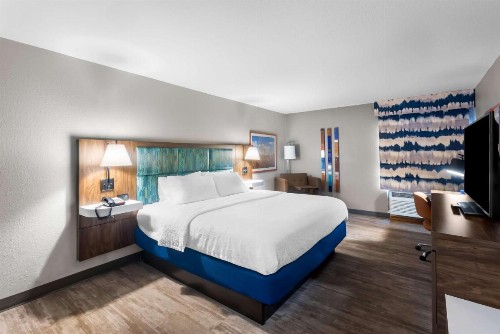 Hampton Inn Marion - image 20