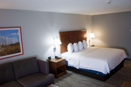 Hampton Inn Marion - image 24