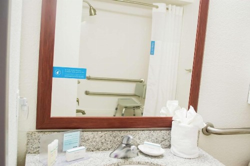 Hampton Inn Marion - image 26