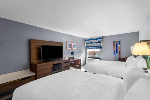 Hampton Inn Marion - image 27